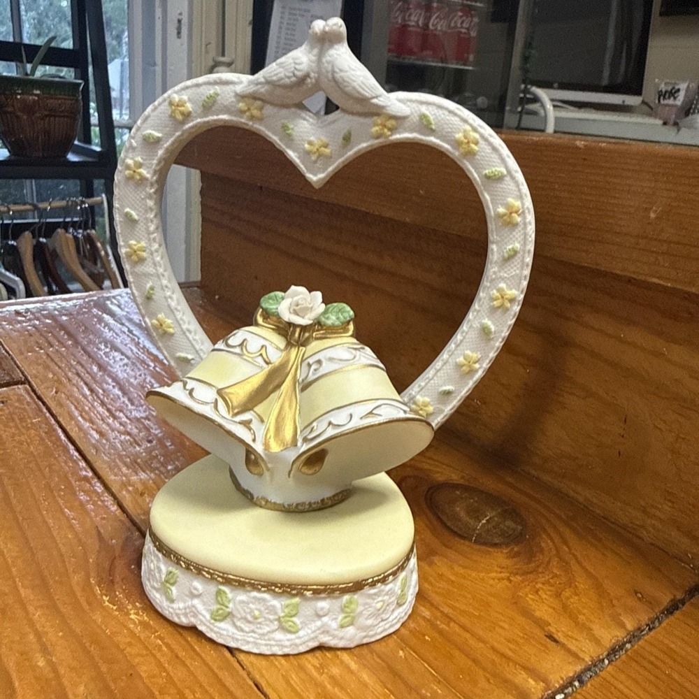 Vintage 1987 Lefton China Heart 2 bells figurine cake topper 06290 Hand Painted